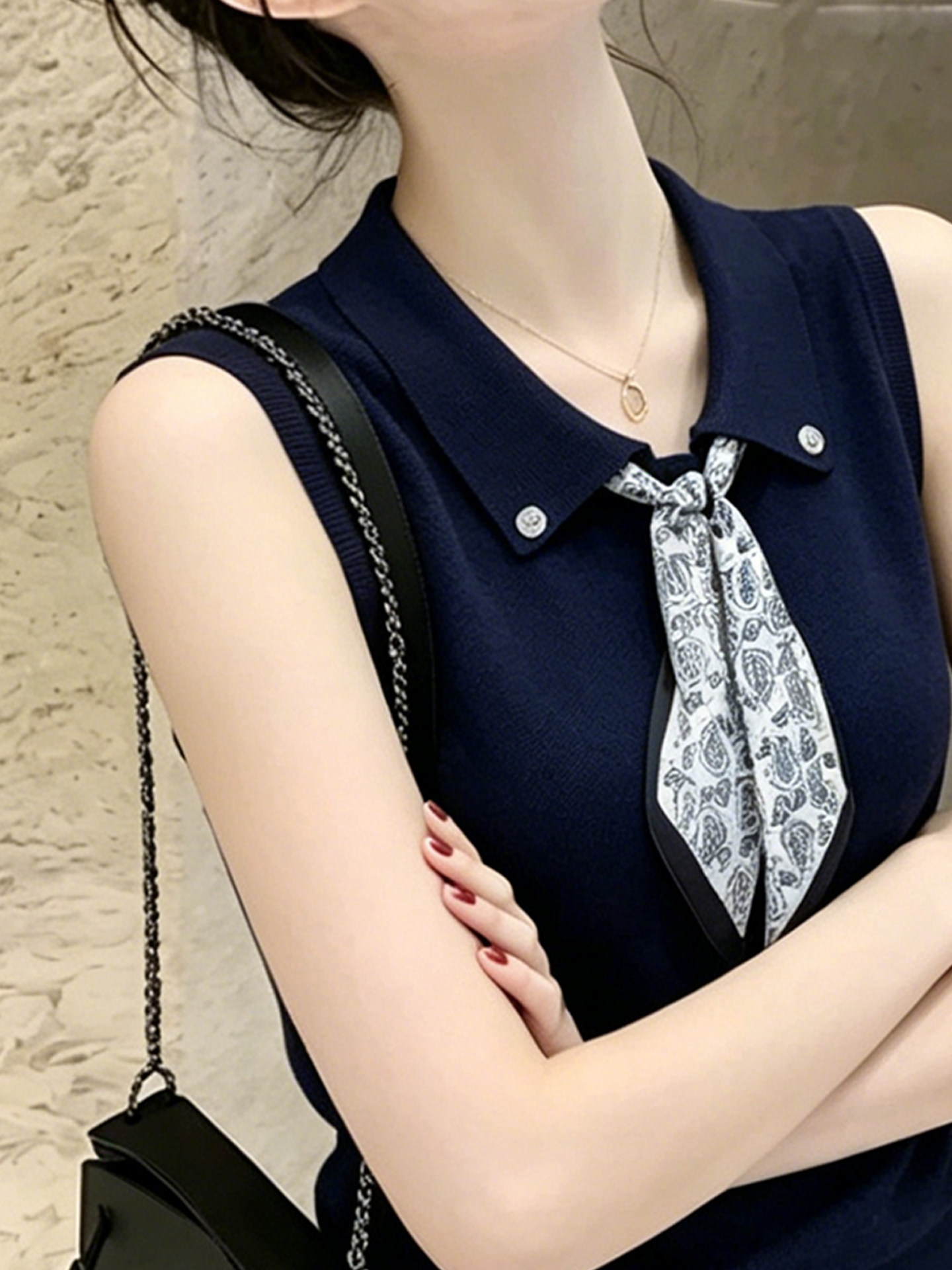 Летний вязаный жилет-безрукавк – обзор и цена Silk Neck Scarf